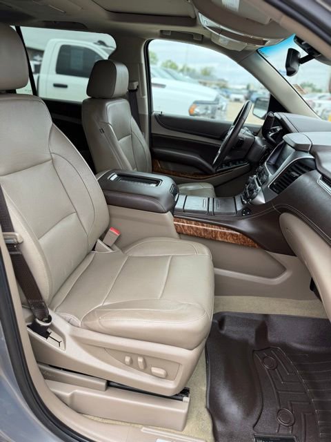 Used 2017 Chevrolet Suburban Premier AWD/4WD image 15