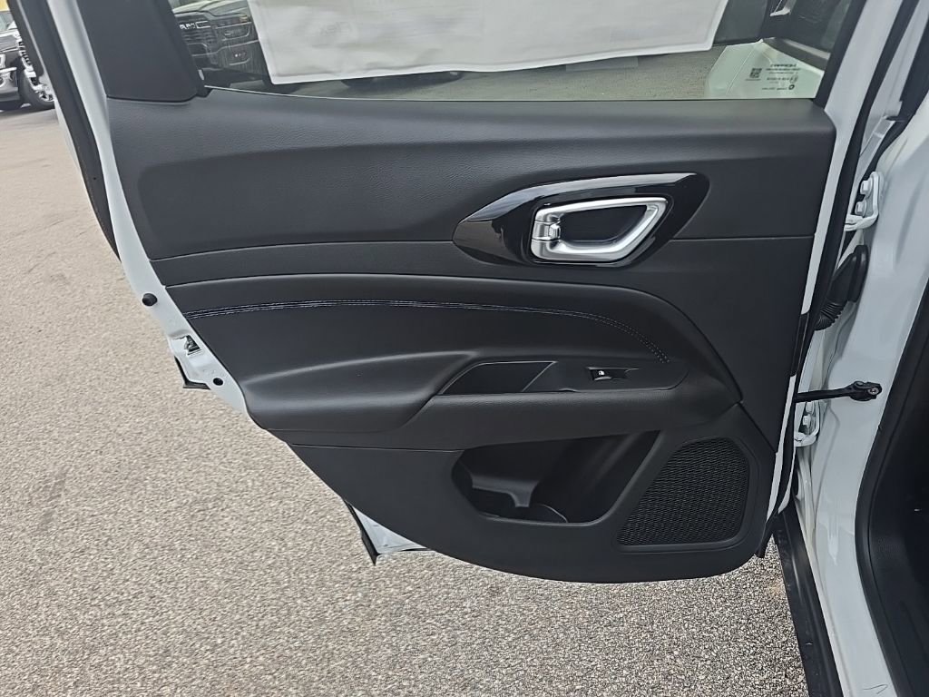 New 2026 Jeep Compass Limited image 15
