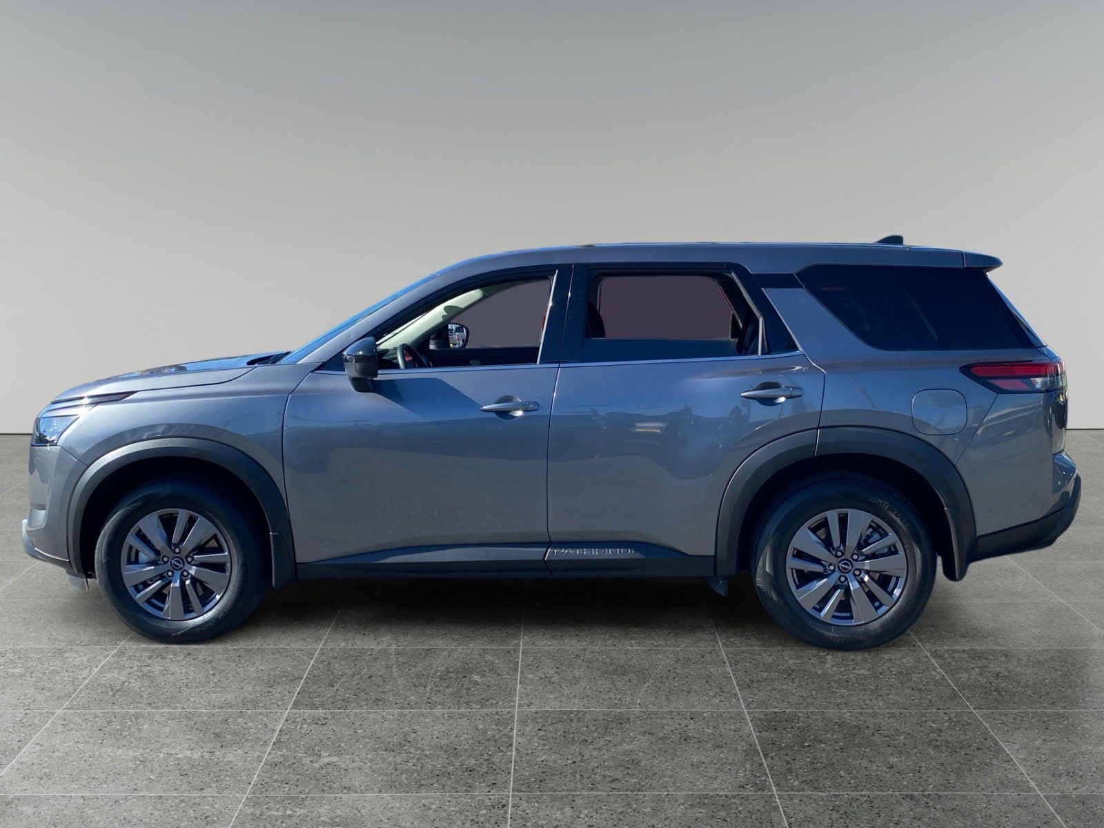 Used 2025 Nissan Pathfinder S w/ Cargo Package FWD image 2