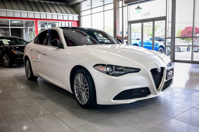 Used 2020 Alfa Romeo Giulia Ti AWD/4WD image 3