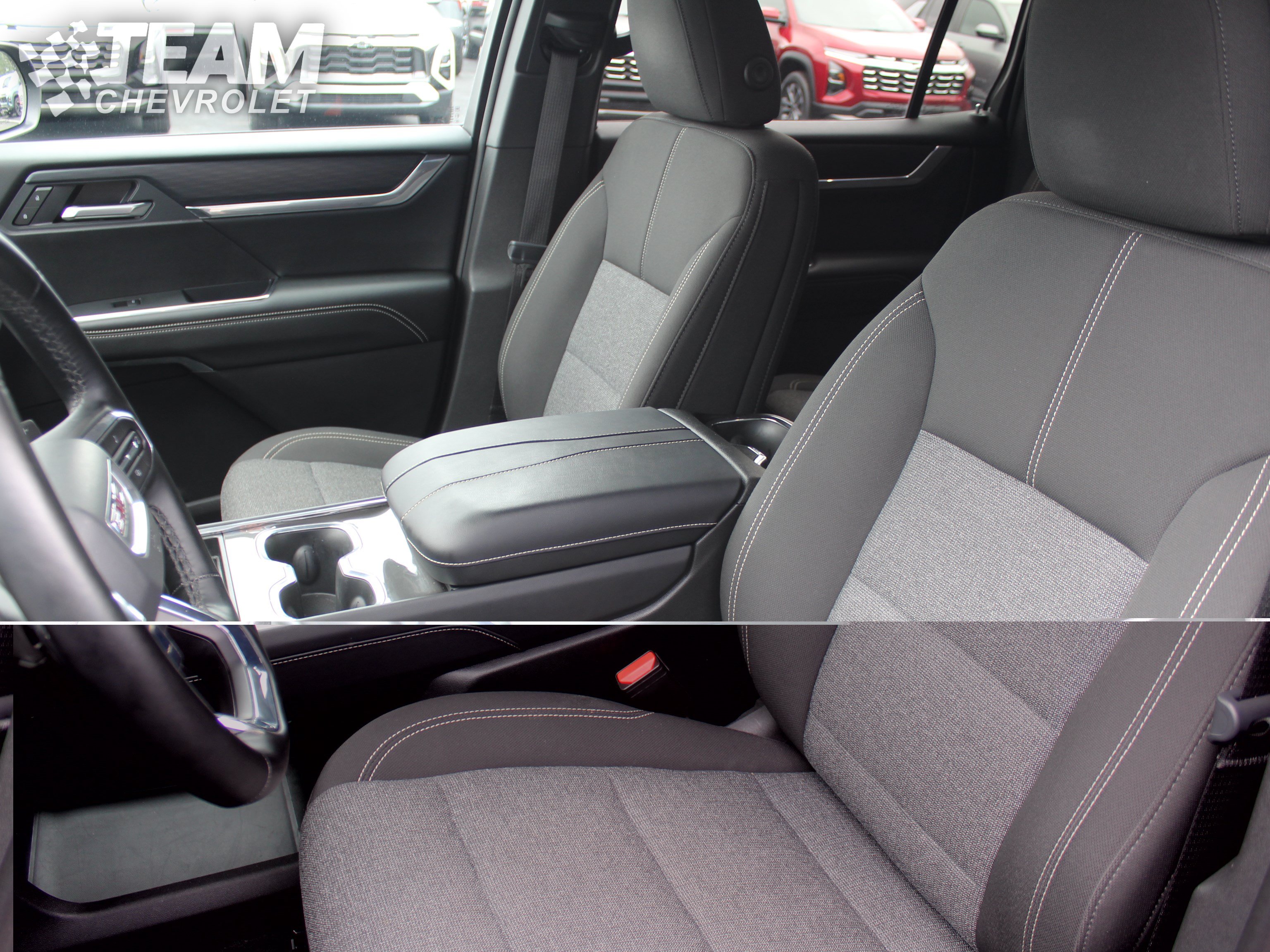 Certified 2025 GMC Acadia Elevation AWD/4WD image 11