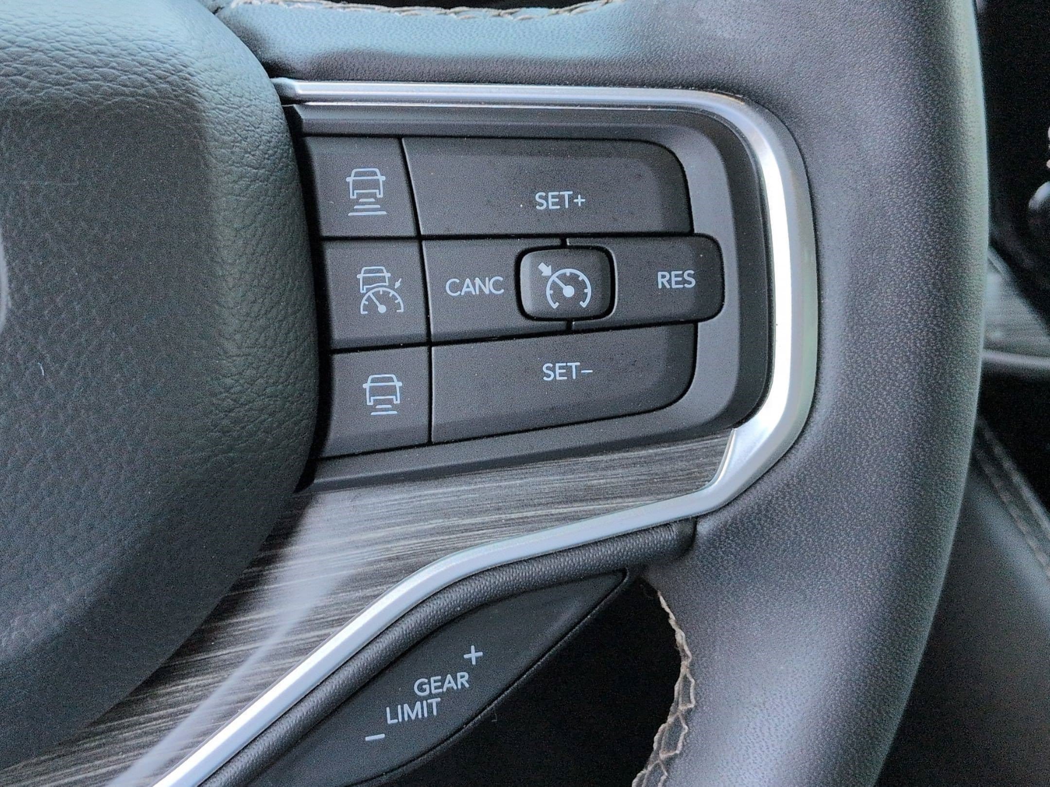 Used 2024 Jeep Wagoneer Series II AWD/4WD image 19