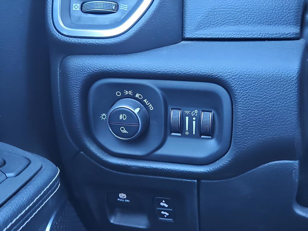 Used 2025 RAM 1500 Laramie image 16