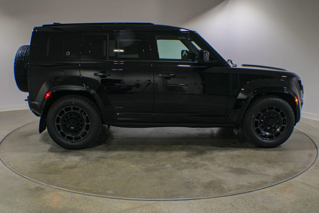 New 2026 Land Rover Defender 110 AWD/4WD image 6