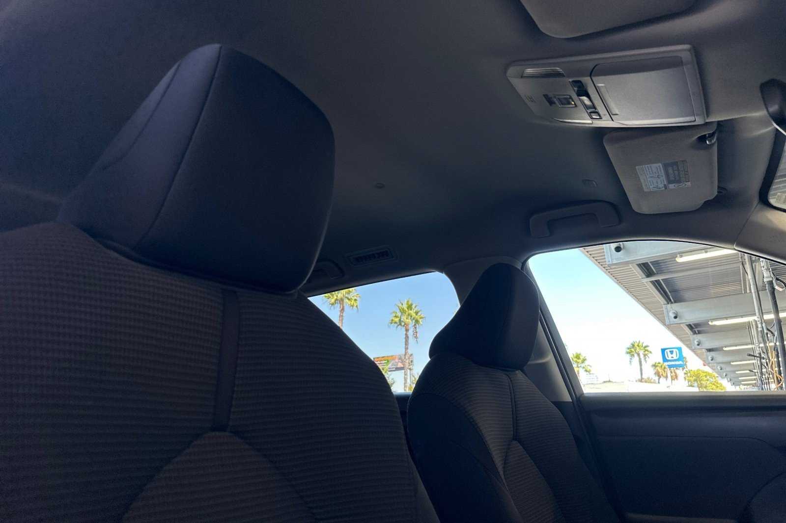 Used 2022 Toyota Highlander LE FWD image 17