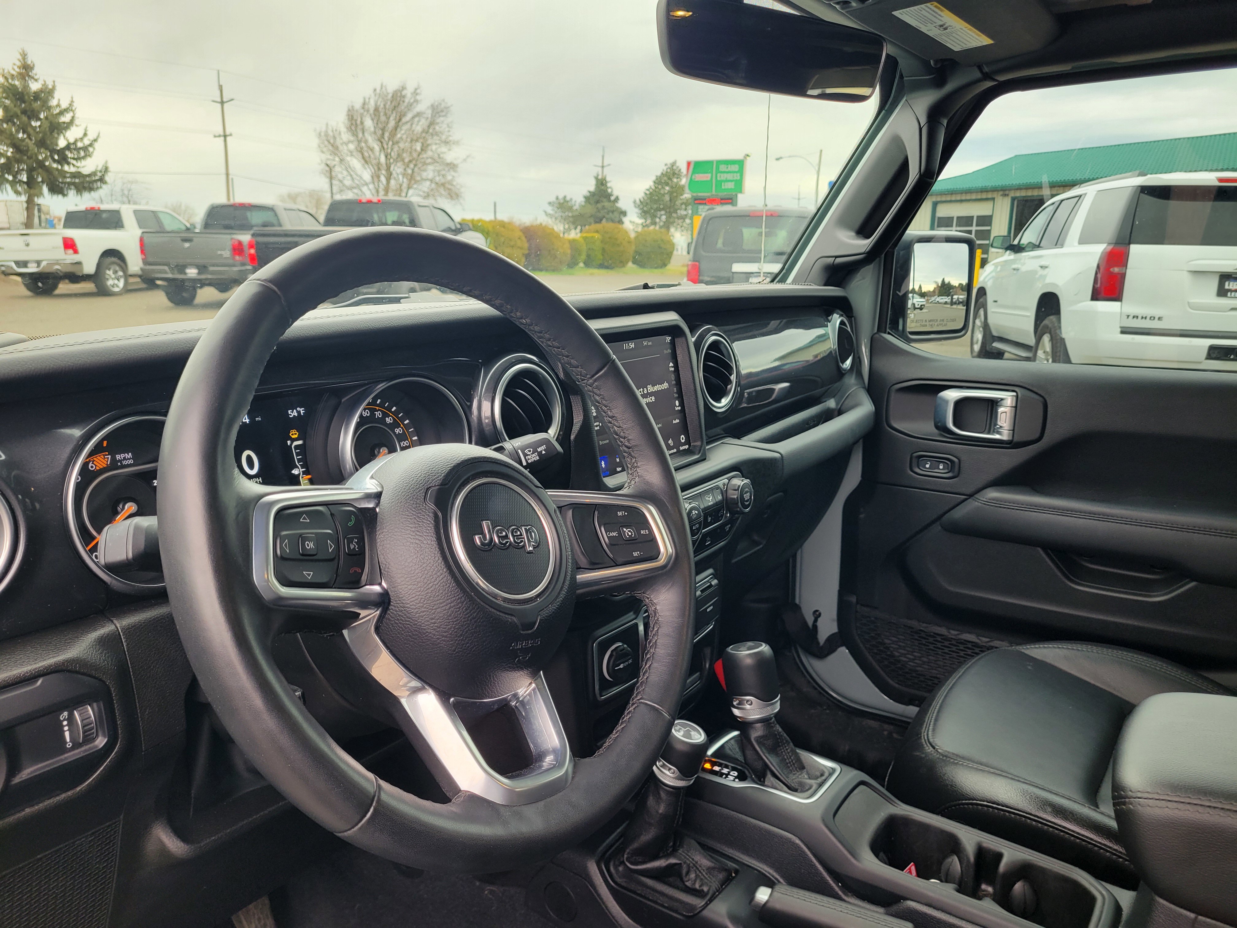 Used 2023 Jeep Wrangler Unlimited Sahara image 7