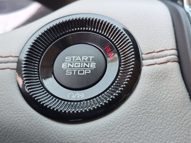 Used 2022 Jeep Compass Limited AWD/4WD image 16