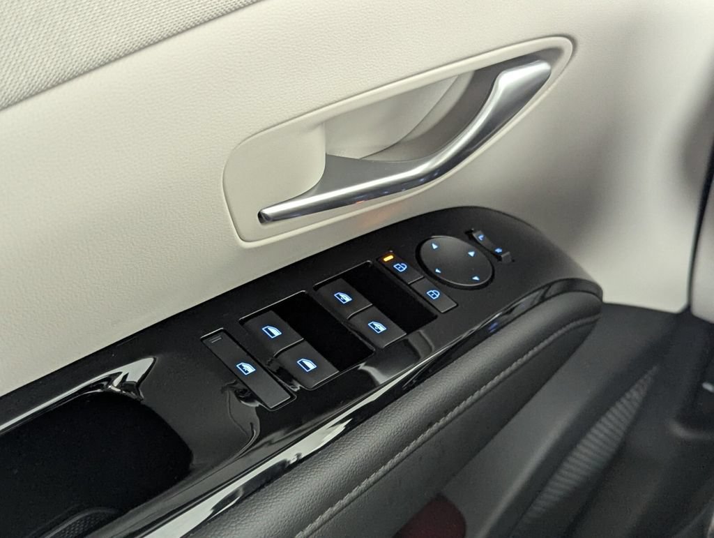Certified 2025 Hyundai Tucson Limited AWD/4WD image 17
