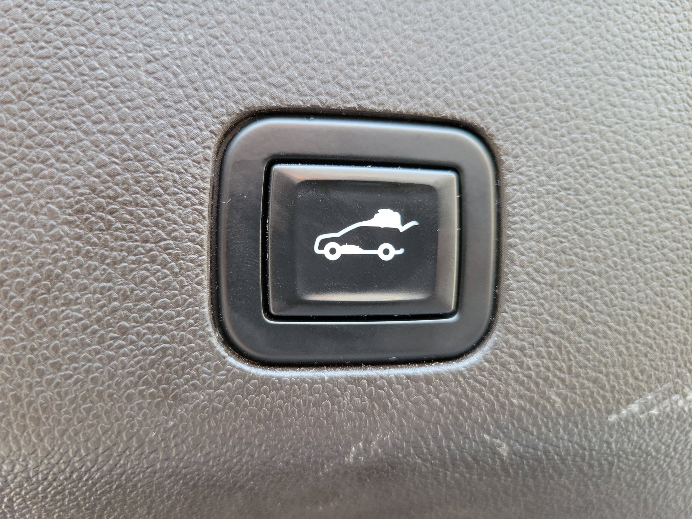 Used 2021 Chevrolet Suburban LT RWD image 8