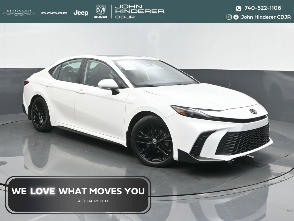 Used 2025 Toyota Camry SE w/ Convenience Package FWD image 1