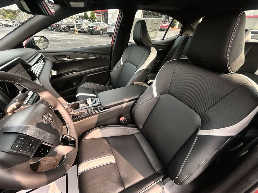 New 2025 Toyota Camry SE w/ Convenience Package image 17