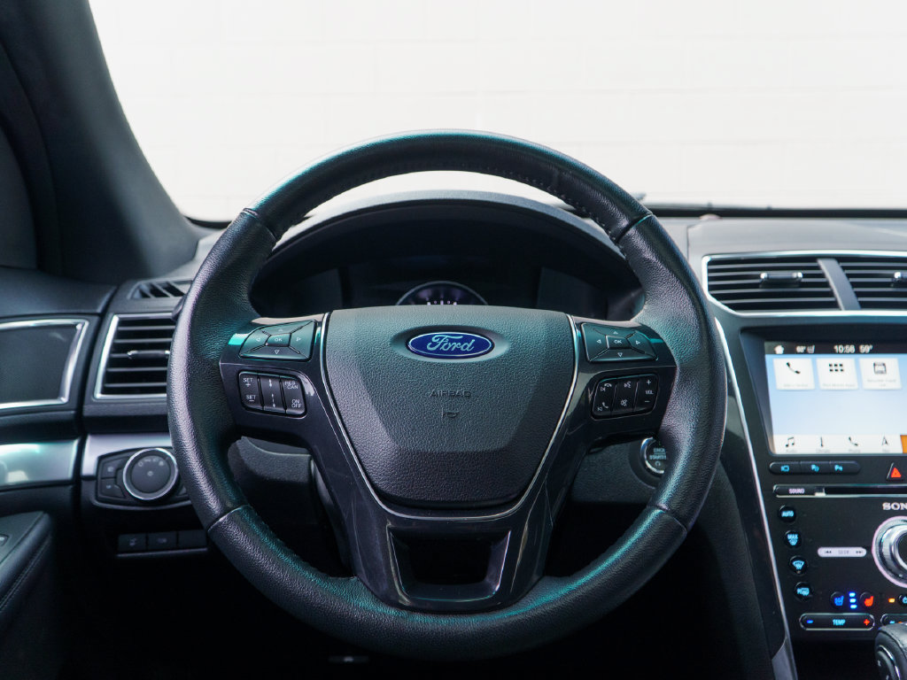 Used 2018 Ford Explorer Limited w/ Equipment Group 301A AWD/4WD image 24