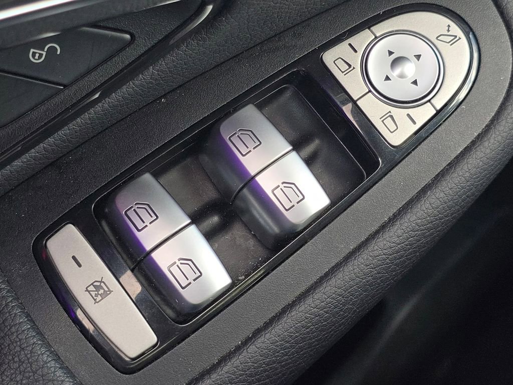 Certified 2022 Mercedes-Benz GLC 300 4MATIC image 28