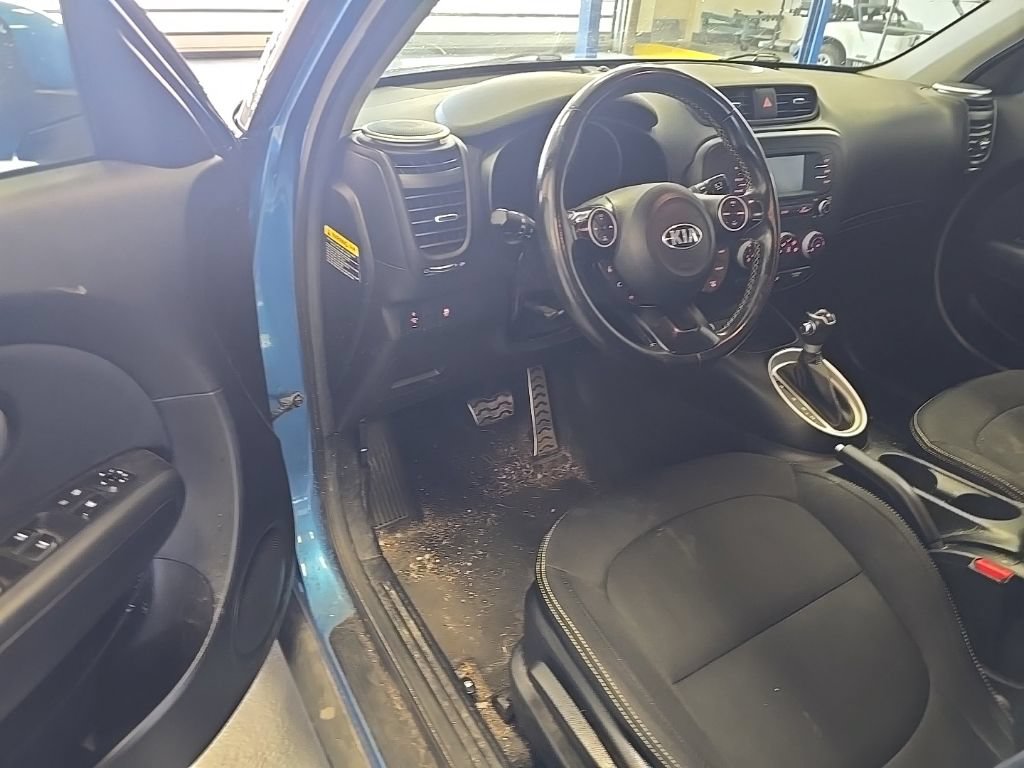 Used 2016 Kia Soul + w/ Designer's Package FWD image 5