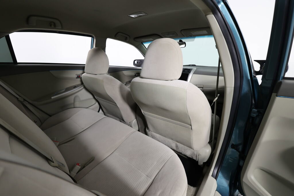 Used 2010 Toyota Corolla LE FWD image 19