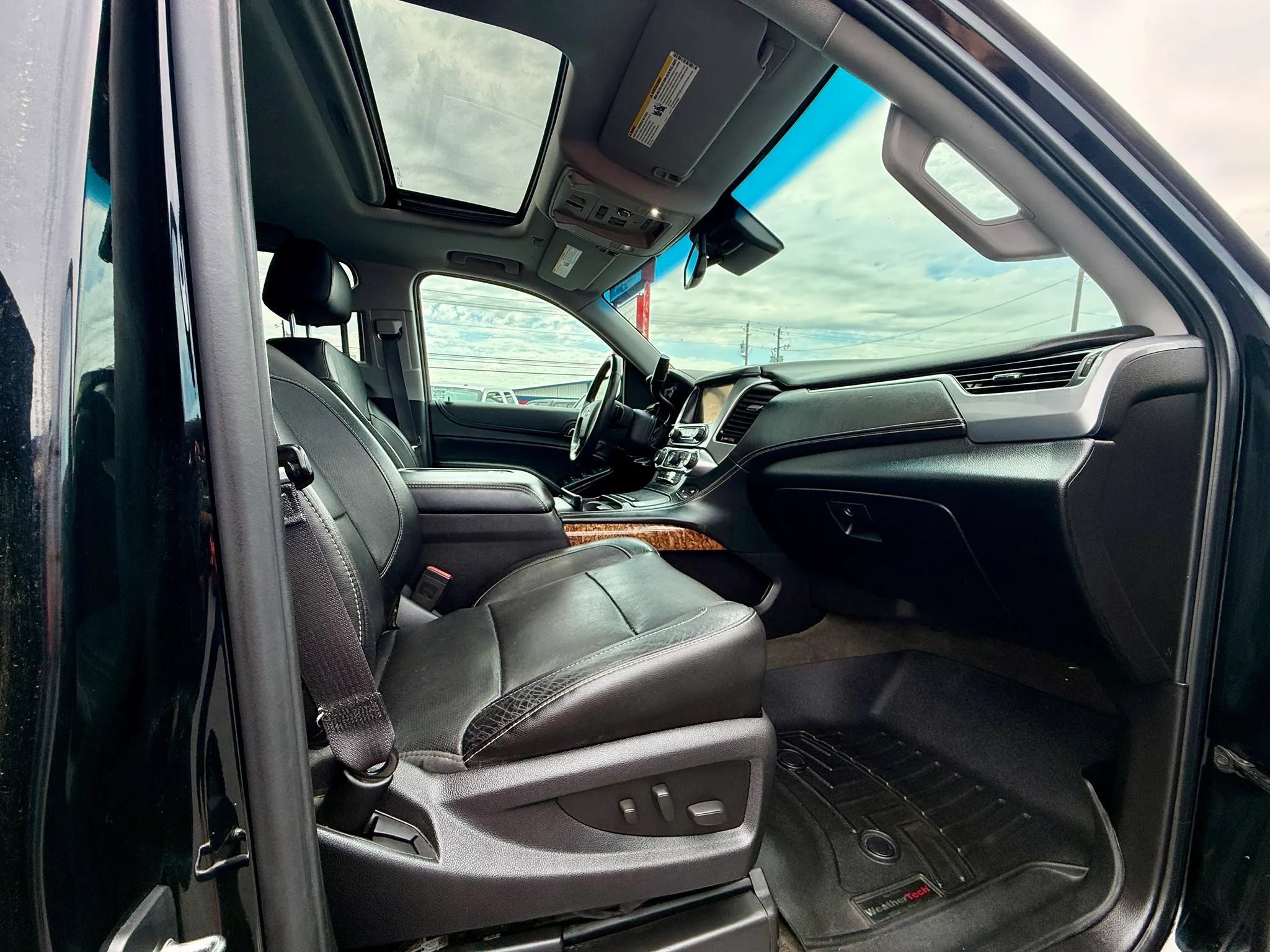 Used 2015 Chevrolet Suburban LTZ w/ Max Trailering Package AWD/4WD image 18