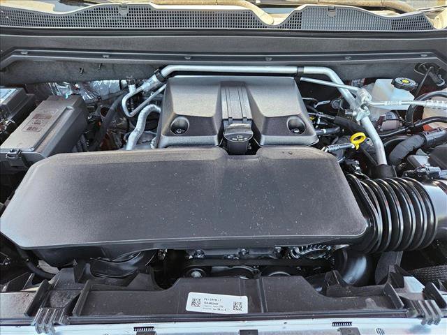 Used 2025 Chevrolet Colorado Trail Boss AWD/4WD image 23