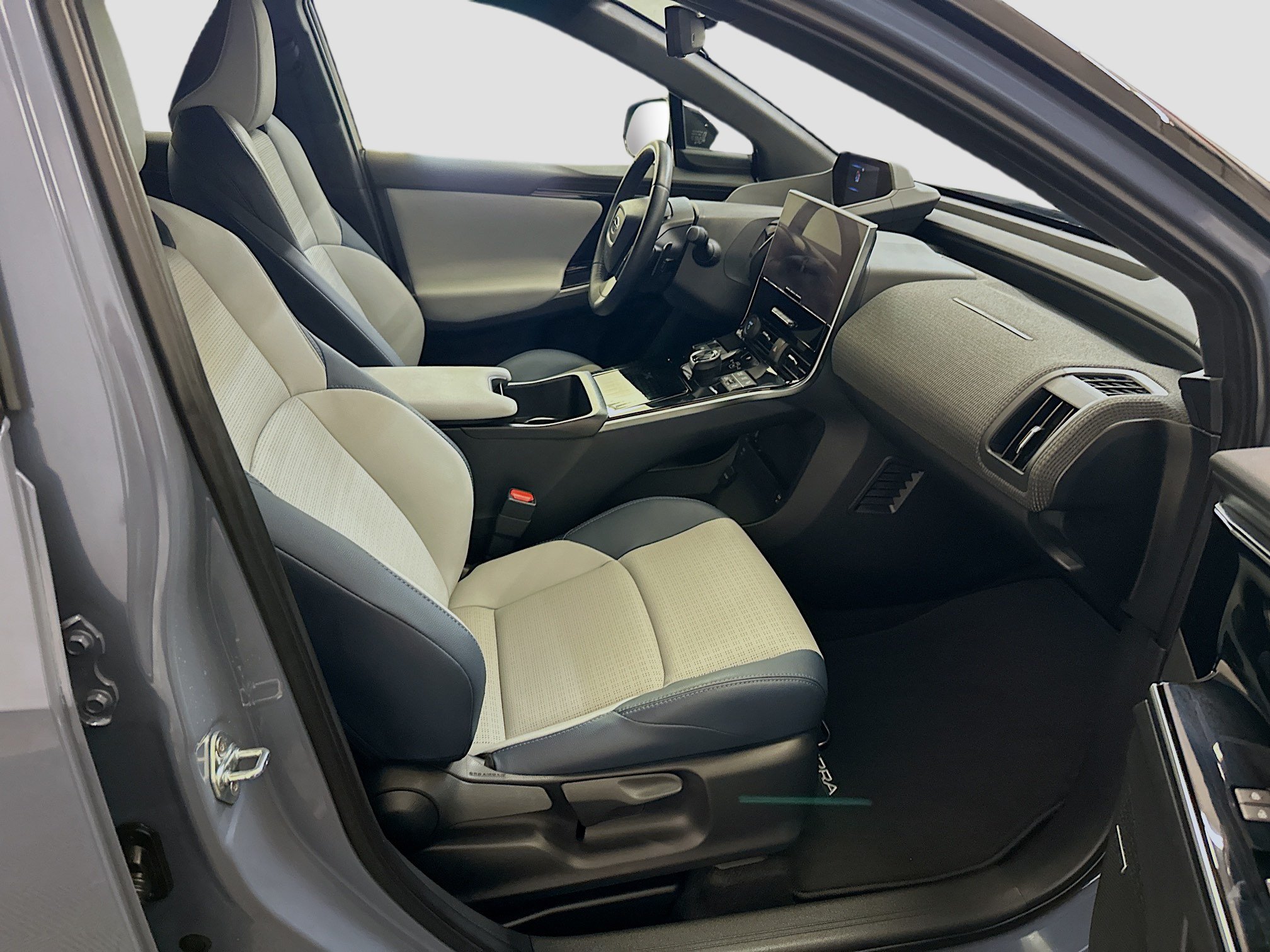 Used 2023 Subaru Solterra AWD image 34