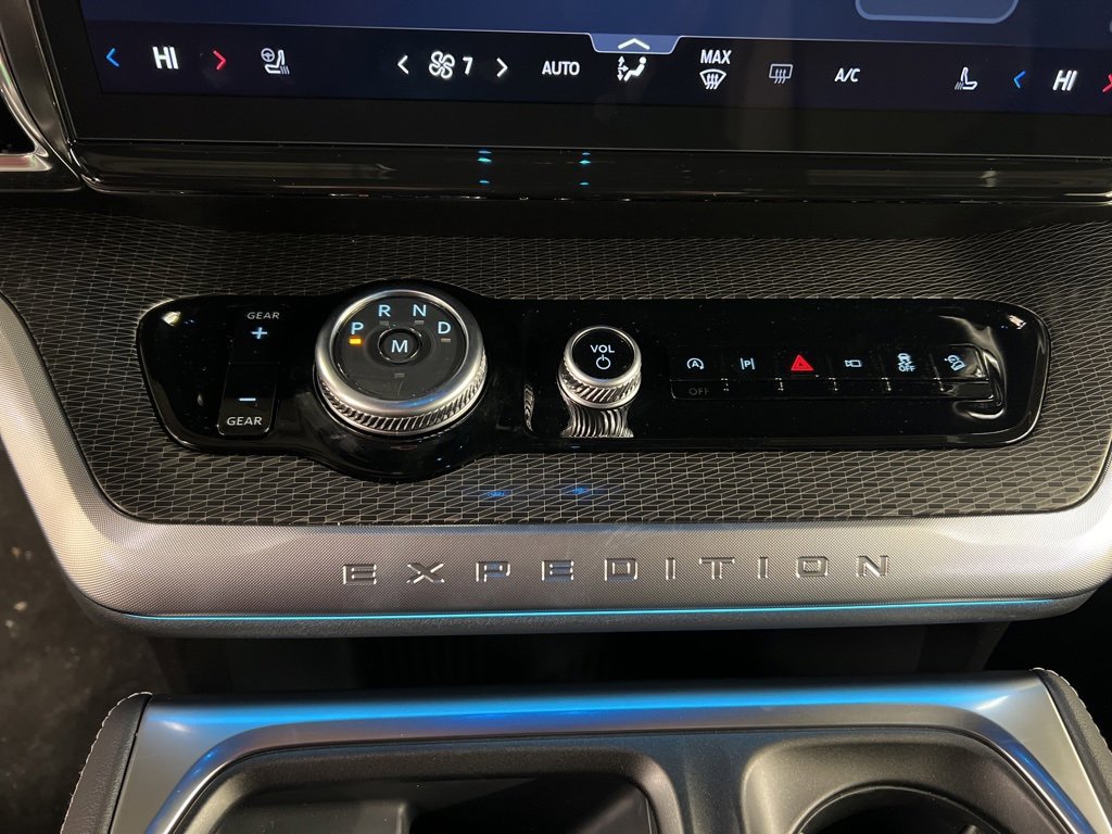 New 2025 Ford Expedition Max Platinum w/ Stealth Performance Package image 15