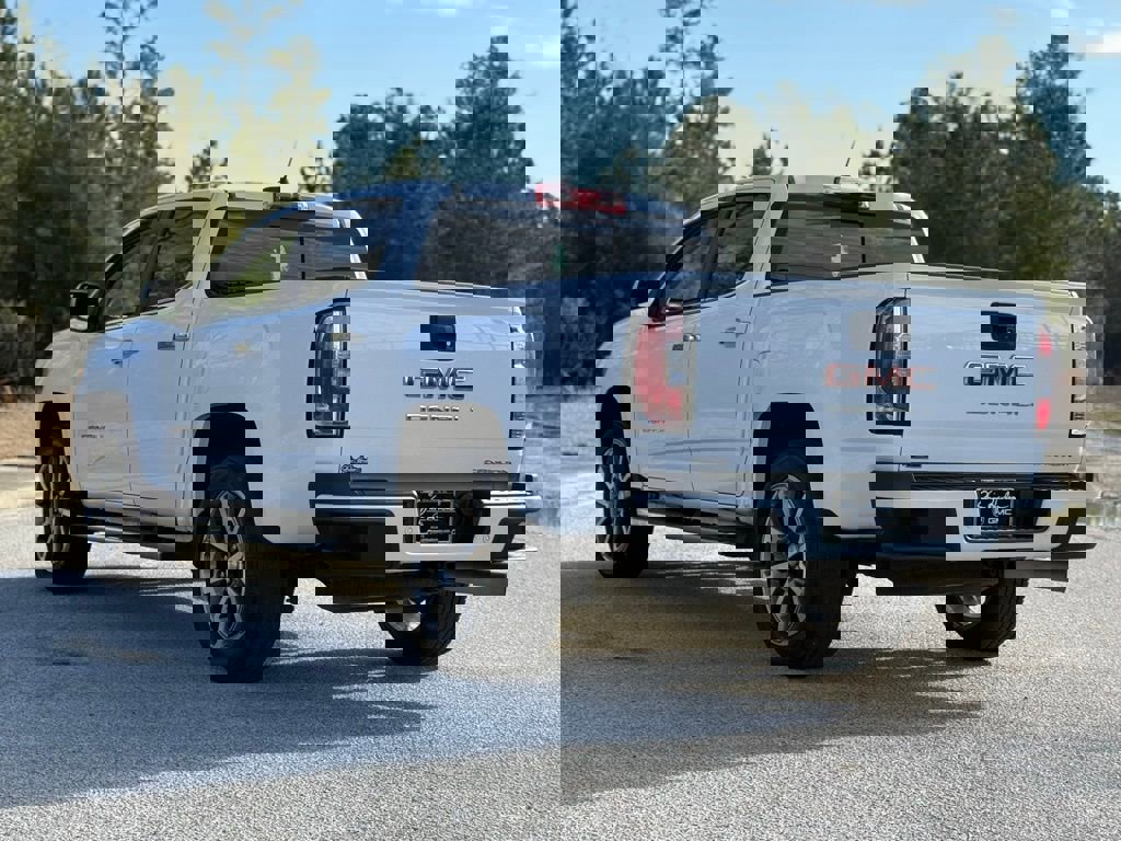 Used 2022 GMC Canyon Denali image 16