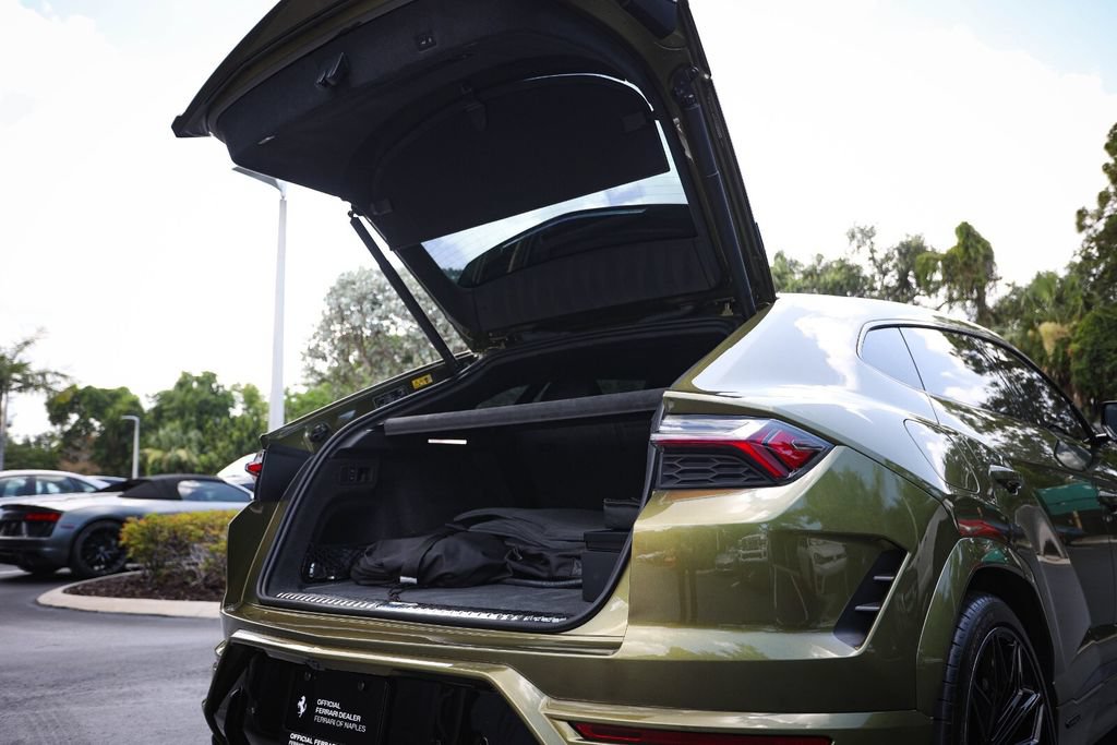 Used 2026 Lamborghini Urus SE AWD/4WD image 23