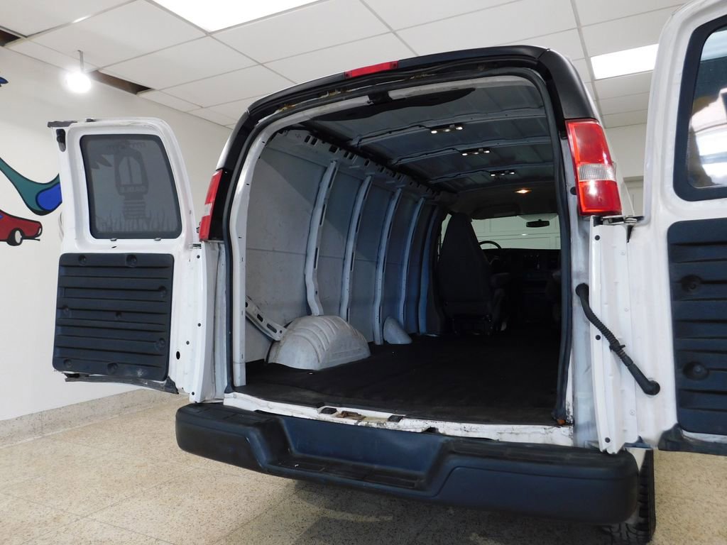 Used 2017 GMC Savana 2500 RWD image 65