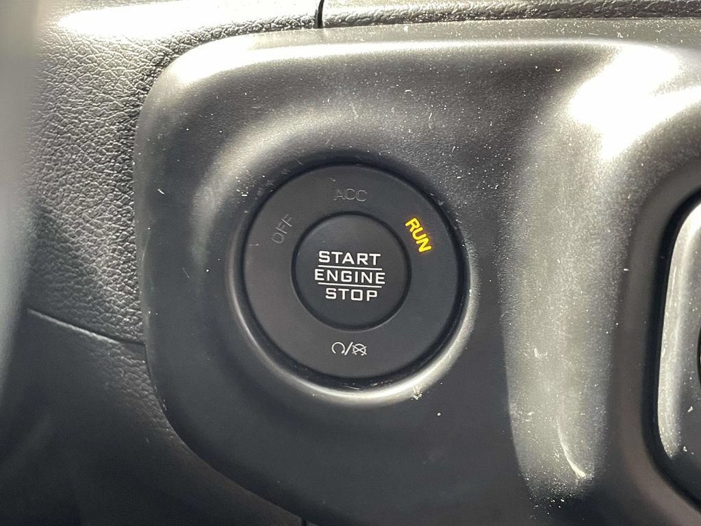 Used 2022 Jeep Wrangler Unlimited Sahara w/ Cold Weather Group AWD/4WD image 24
