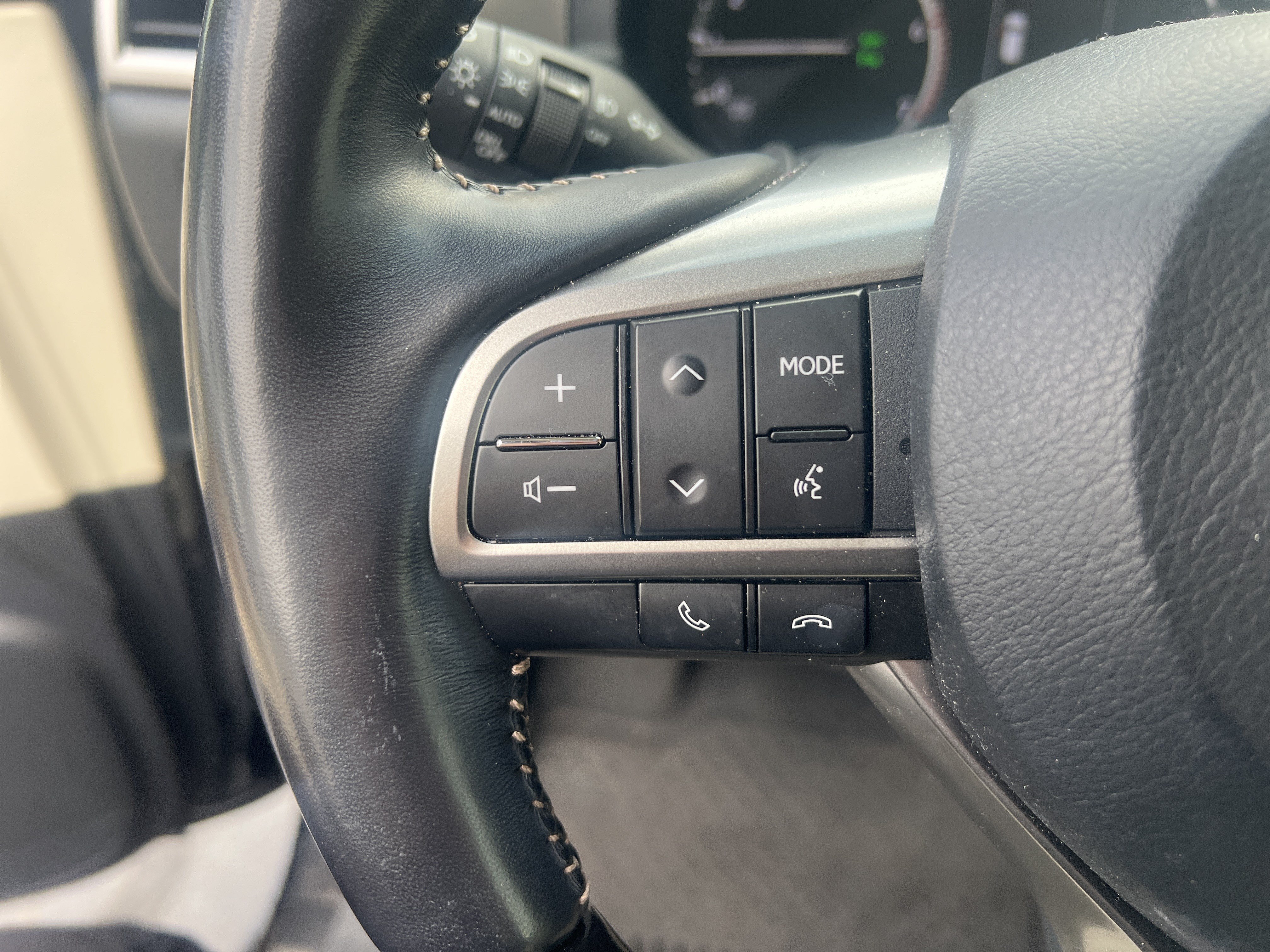 Used 2022 Lexus GX 460 Luxury w/ Accessory Package AWD/4WD image 18