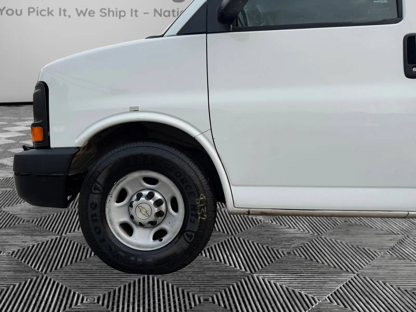 Used 2013 Chevrolet Express 2500 RWD image 18