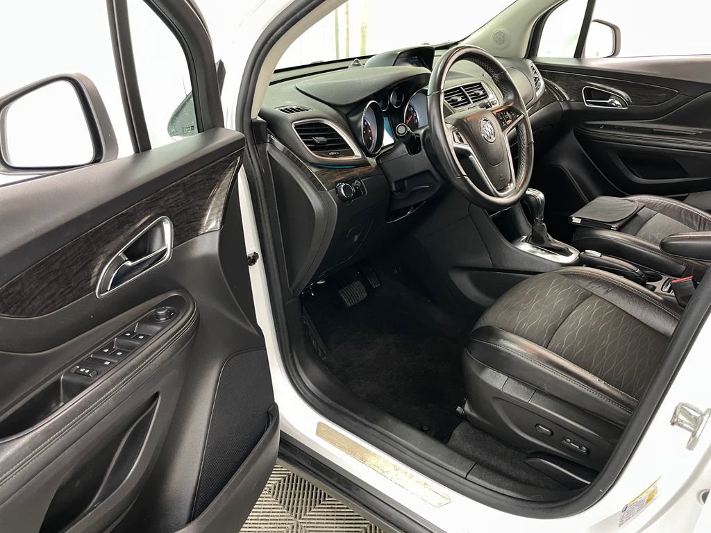 Used 2016 Buick Encore FWD image 17