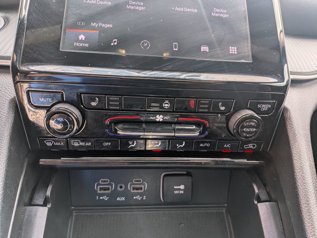 Used 2025 Jeep Grand Cherokee Laredo X w/ Luxury Tech Group I AWD/4WD image 18