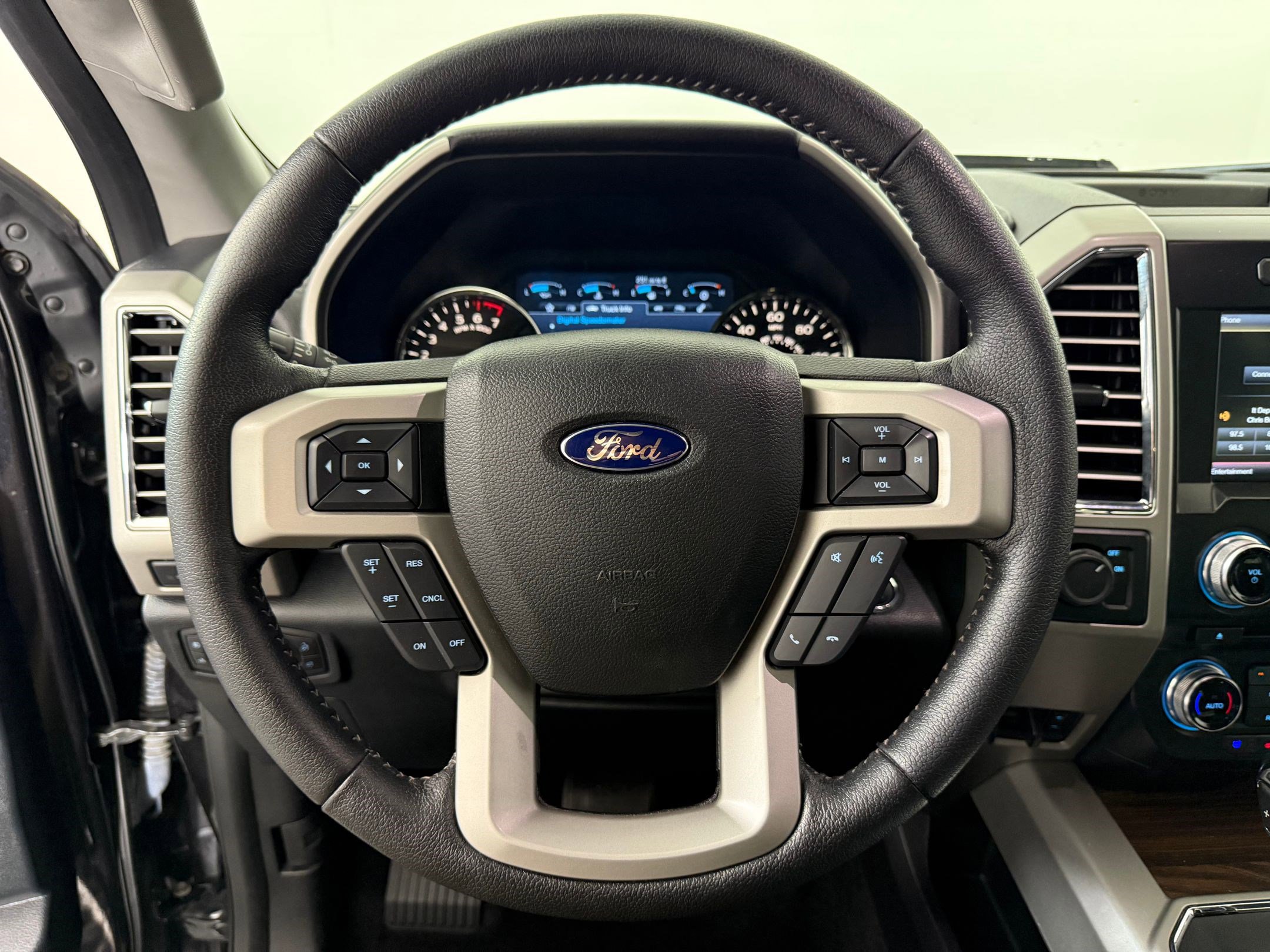 Used 2015 Ford F150 Lariat w/ Equipment Group 502A Luxury image 17