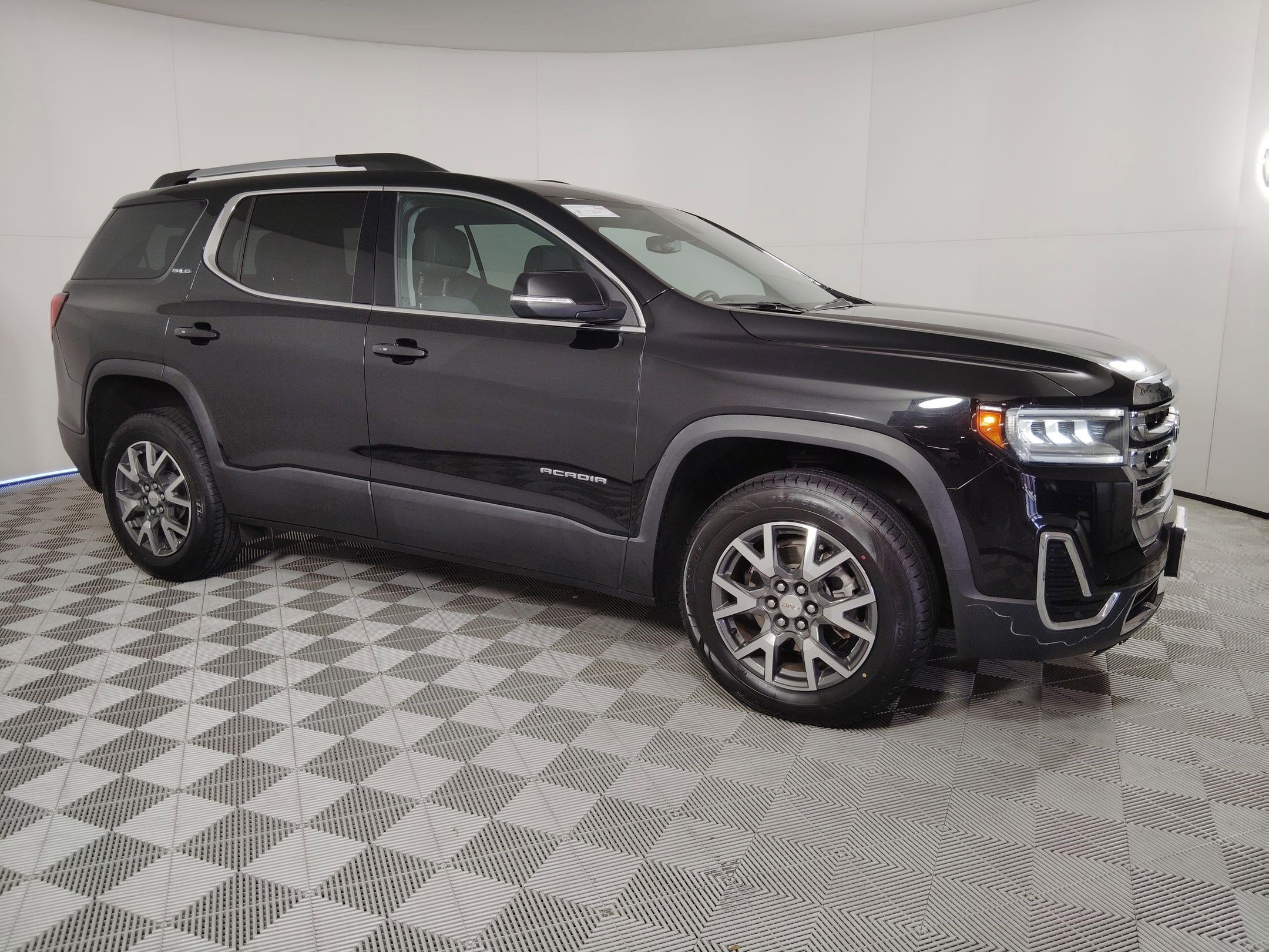 Used 2023 GMC Acadia SLE w/ Driver Convenience Package image 22