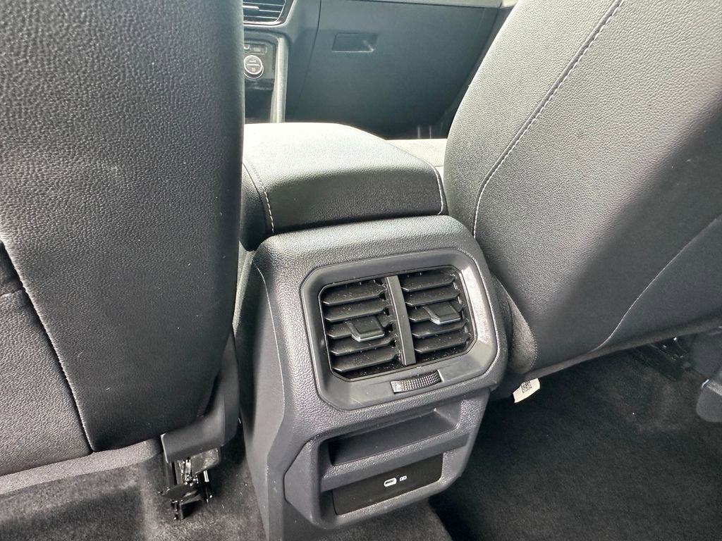 Used 2022 Volkswagen Taos SEL w/ Panoramic Sunroof Package image 24