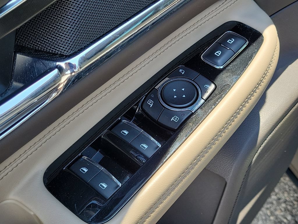 Used 2020 Lincoln Corsair Reserve w/ Elements Package FWD image 19