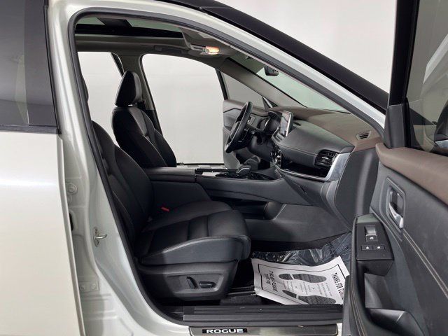 Used 2023 Nissan Rogue SL FWD image 41