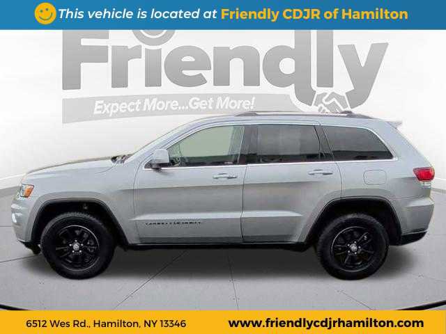 Used 2020 Jeep Grand Cherokee Laredo image 2