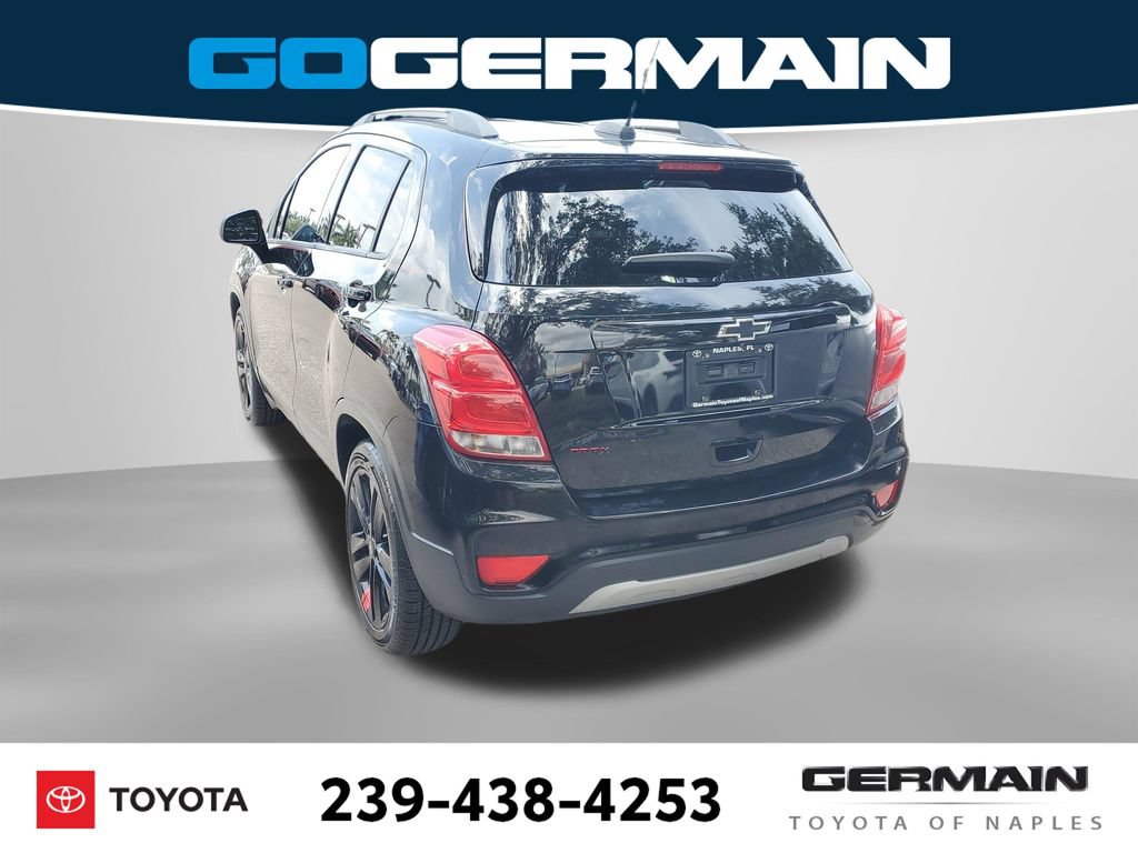 Used 2020 Chevrolet Trax LT w/ Sun & Sound Package FWD image 12