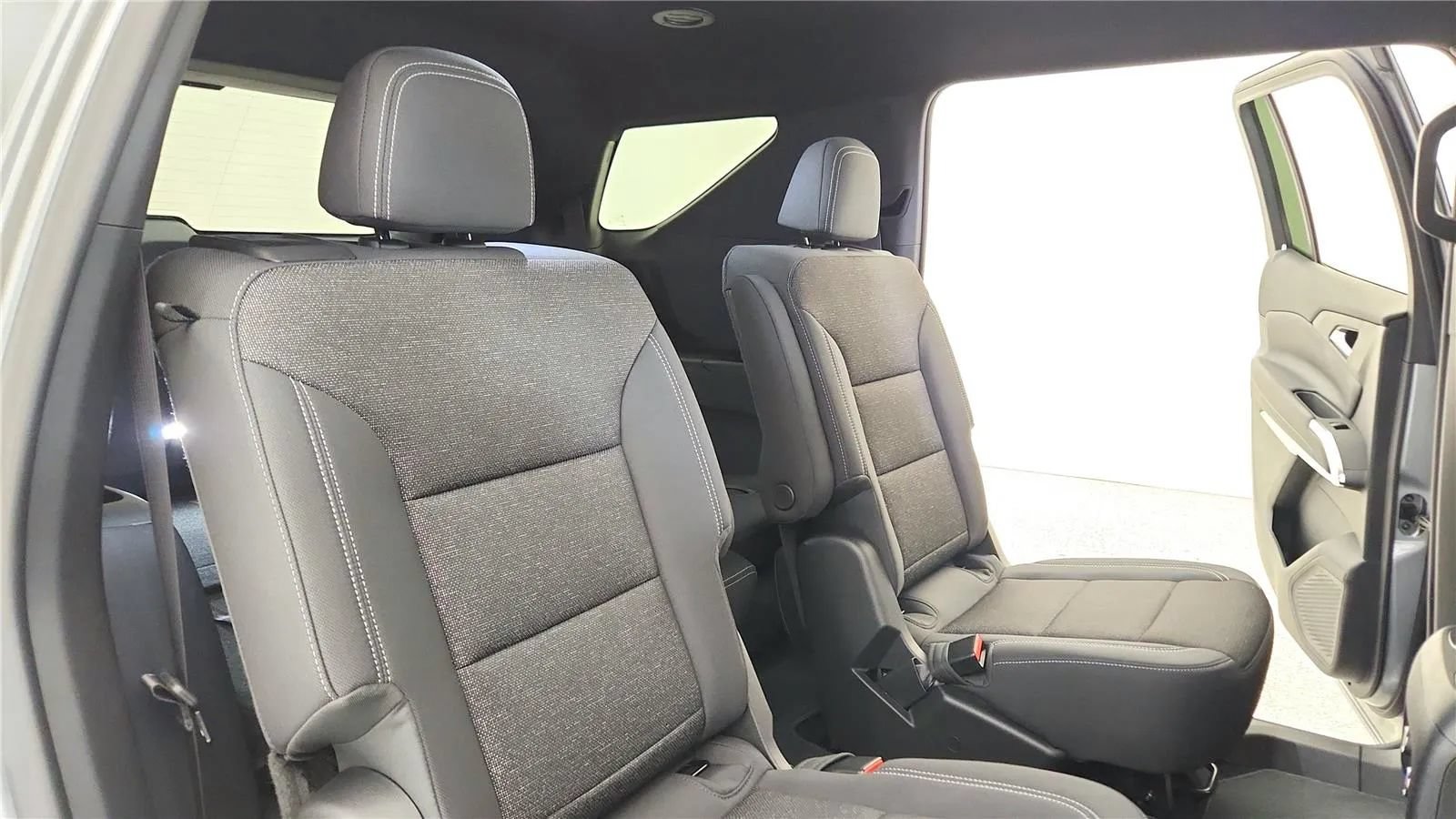 New 2026 Chevrolet Traverse LT w/ Midnight/Sport Edition AWD/4WD image 43