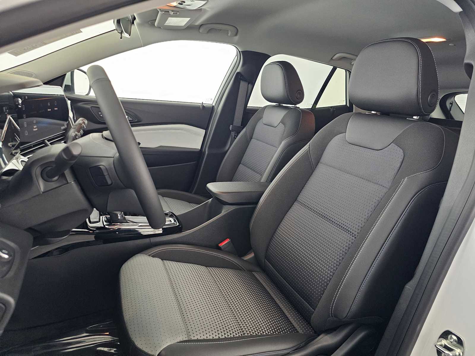 New 2026 Chevrolet Trax LT w/ Driver Confidence Package FWD image 21