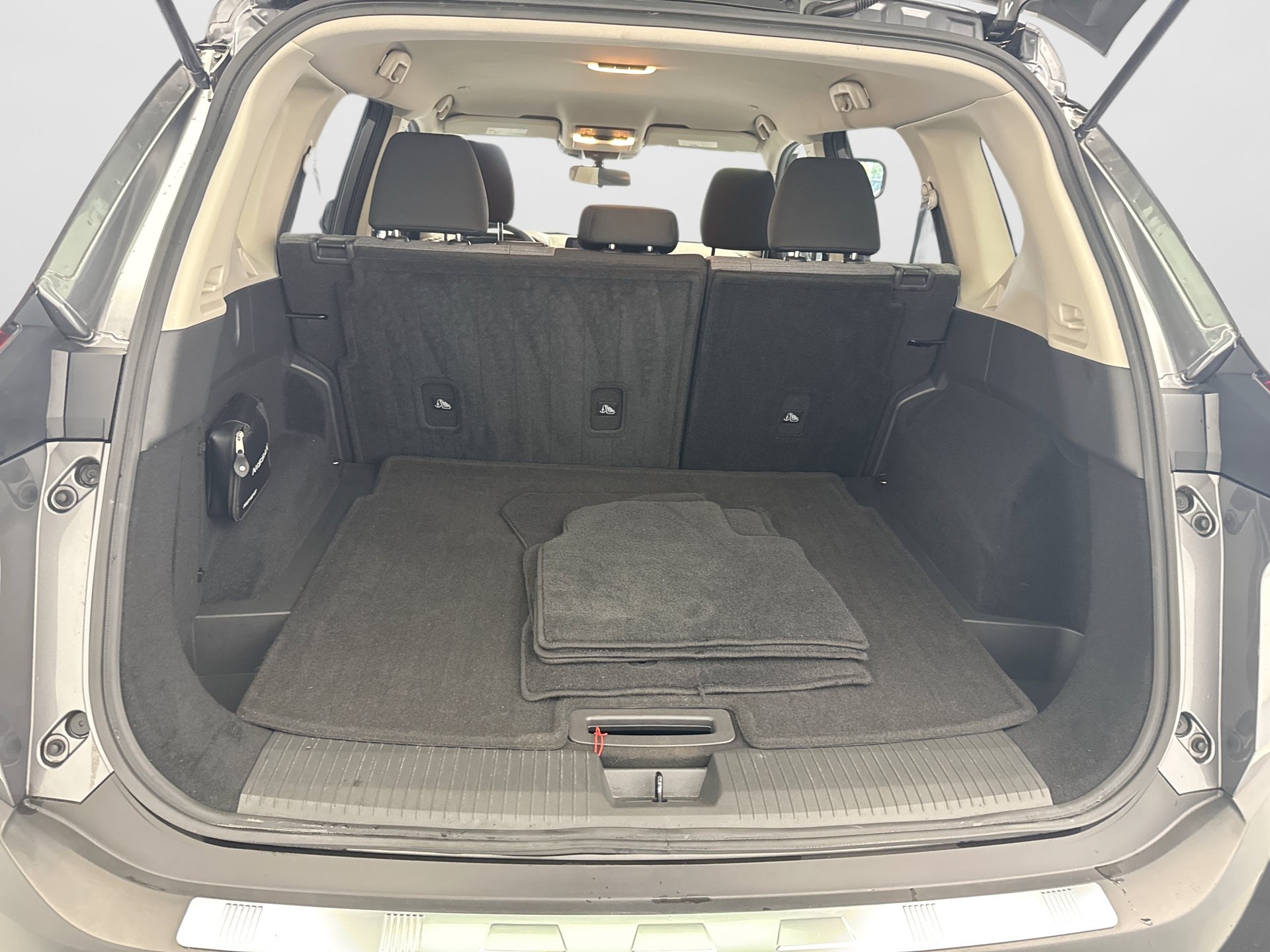 Used 2023 Nissan Rogue SV AWD/4WD image 19