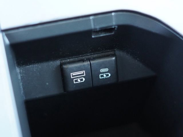 Used 2023 Toyota Camry SE image 31