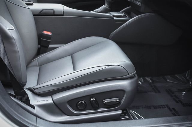 Certified 2025 Lexus ES 300h w/ Premium Package image 24