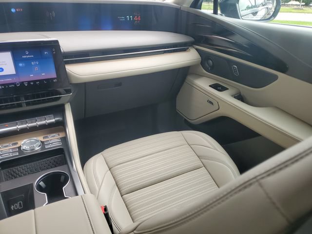 Certified 2024 Lincoln Nautilus Reserve w/ Equipment Group 202A AWD/4WD image 22