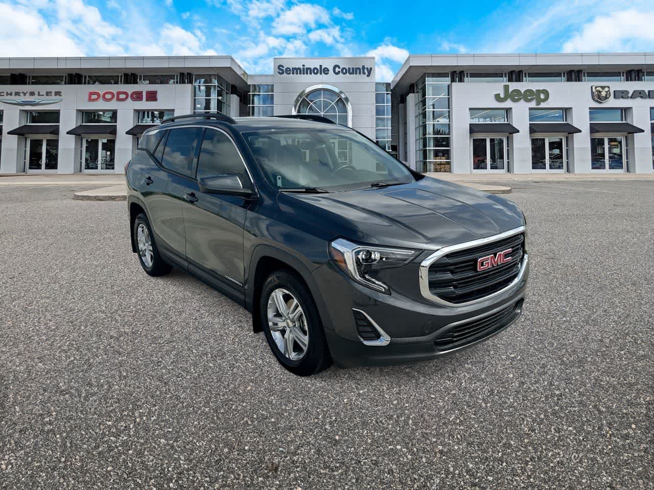 Used 2018 GMC Terrain SLE FWD image 2