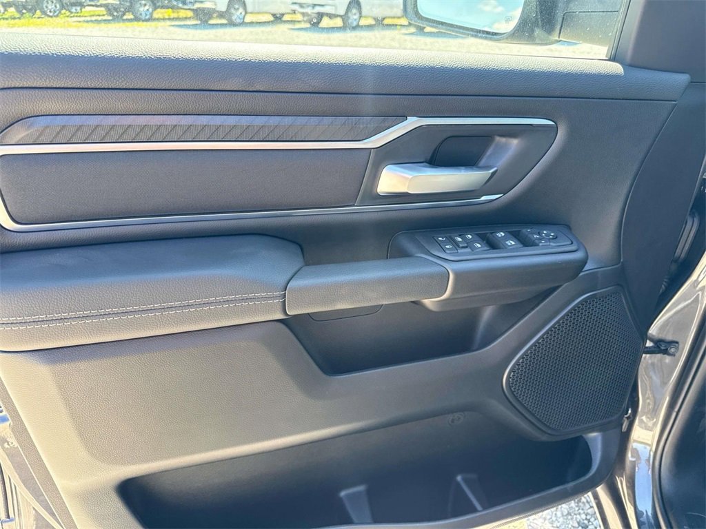 New 2026 RAM 1500 4x4 Crew Cab image 13