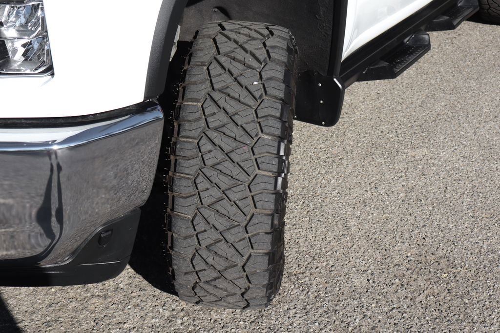 Used 2021 Chevrolet Silverado 2500 LTZ w/ LTZ Convenience Package image 55