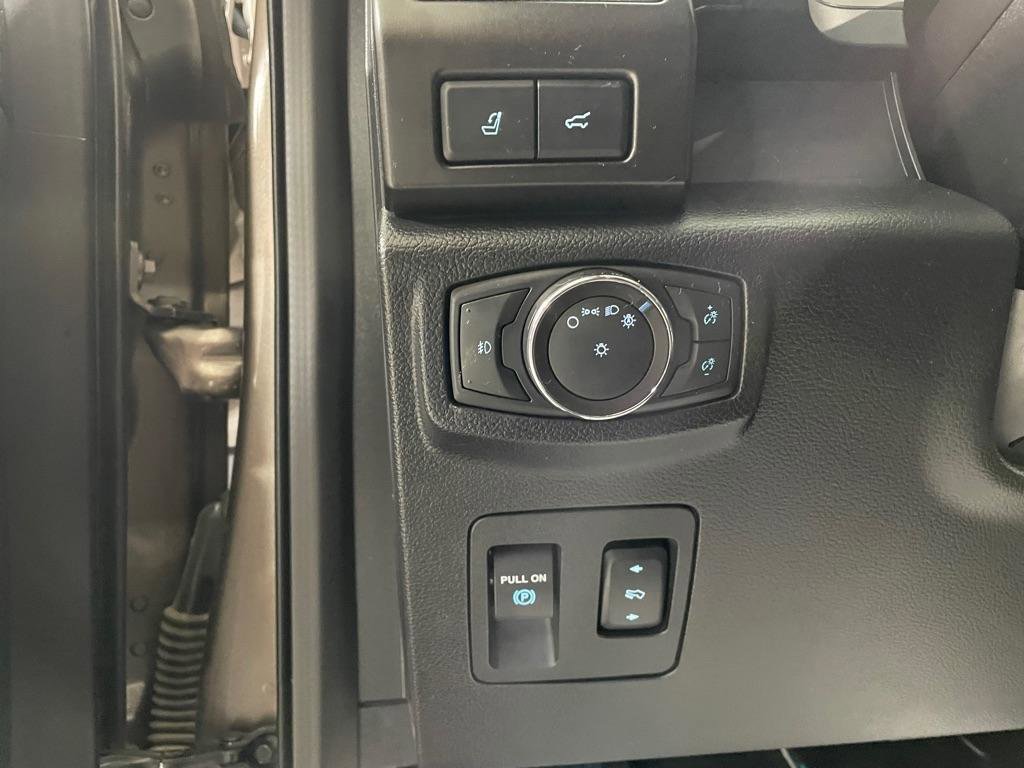 Used 2018 Ford Expedition Limited AWD/4WD image 32