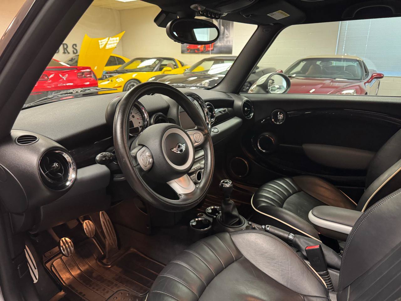 Used 2009 MINI Cooper S FWD image 18
