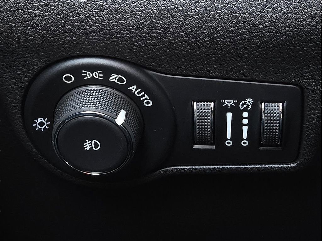 New 2026 Jeep Compass Latitude AWD/4WD image 17